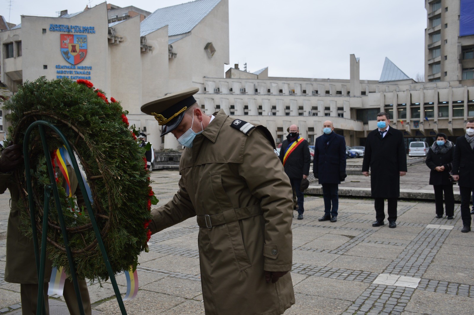 CINSTIRE. Glorie eternă eroilor Revoluției române!