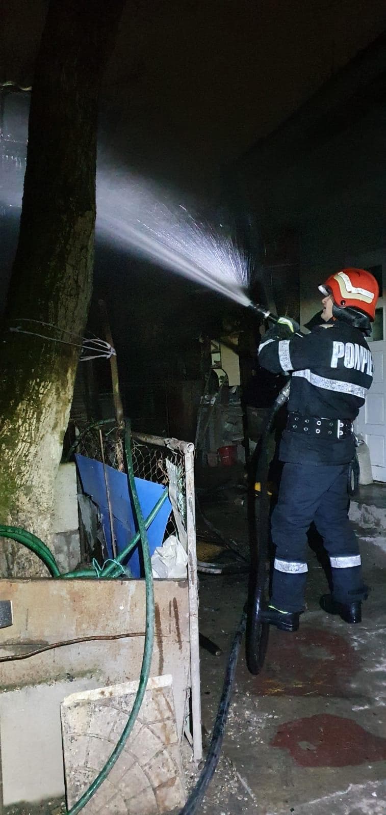 Incendiu la o afumătorie