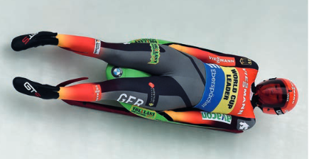 Cu sania pe pârtiile artificiale