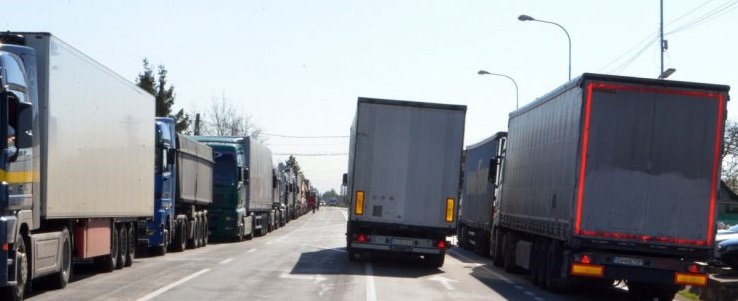 Valori de trafic crescute la automarfare, la graniţa cu Ungaria