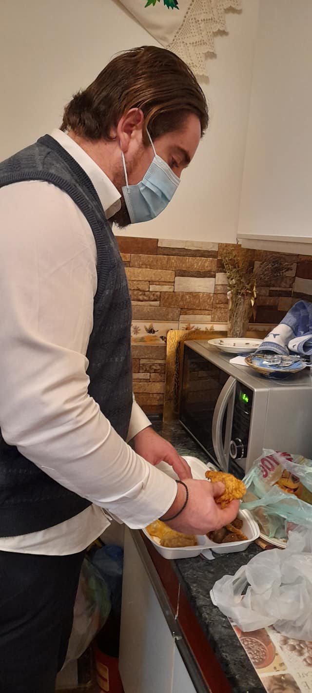 Preotul din Cuța  impresionează din nou