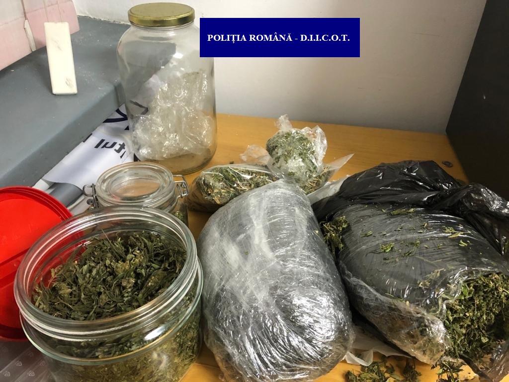 FLAGRANT! DROGURI  de MARE RISC, VÂNDUTE la Satu Mare