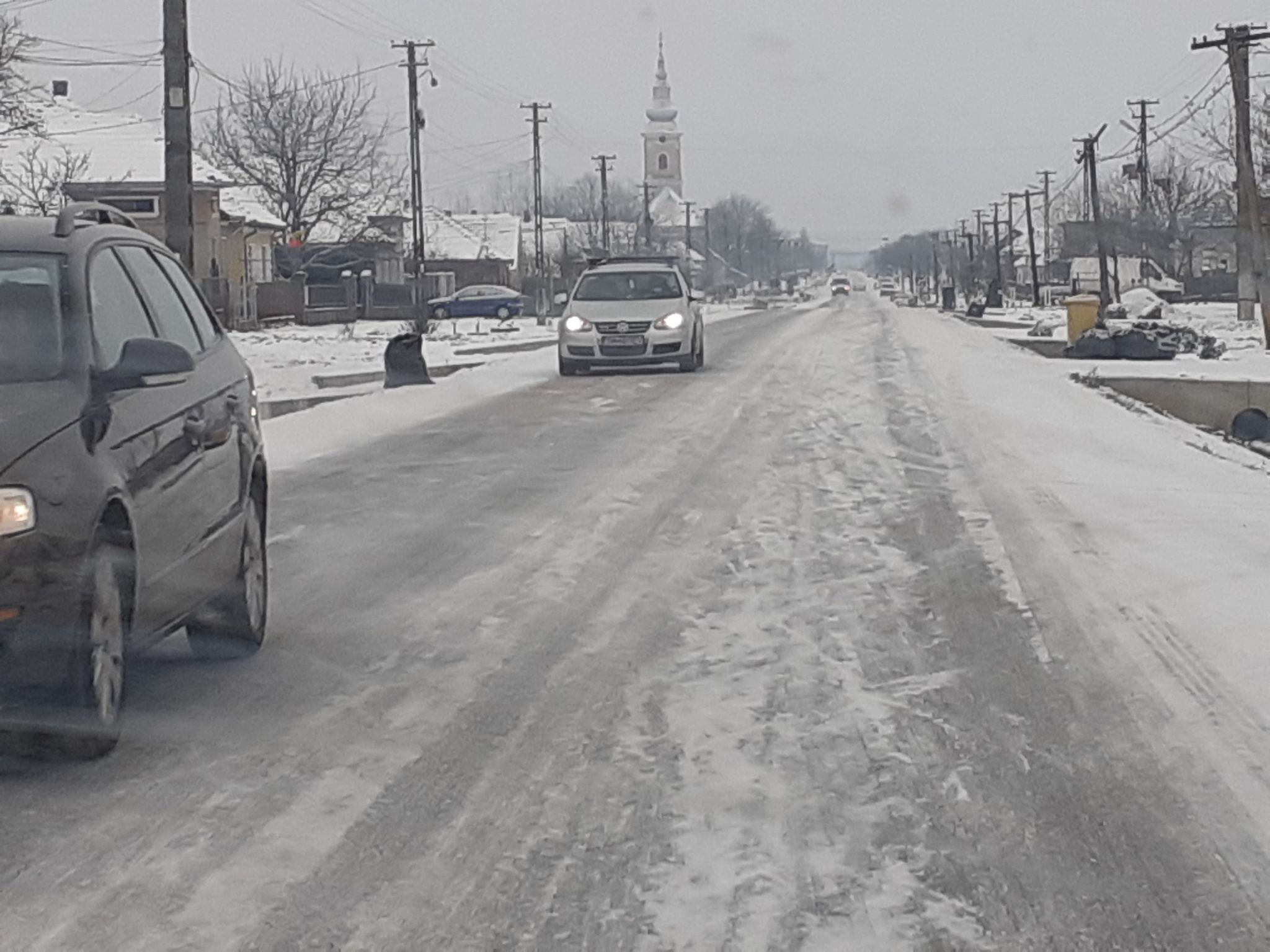 FOTOGALERIE. ATENȚIE!!!. Se circulă în CONDIȚII DE IARNĂ  în județ