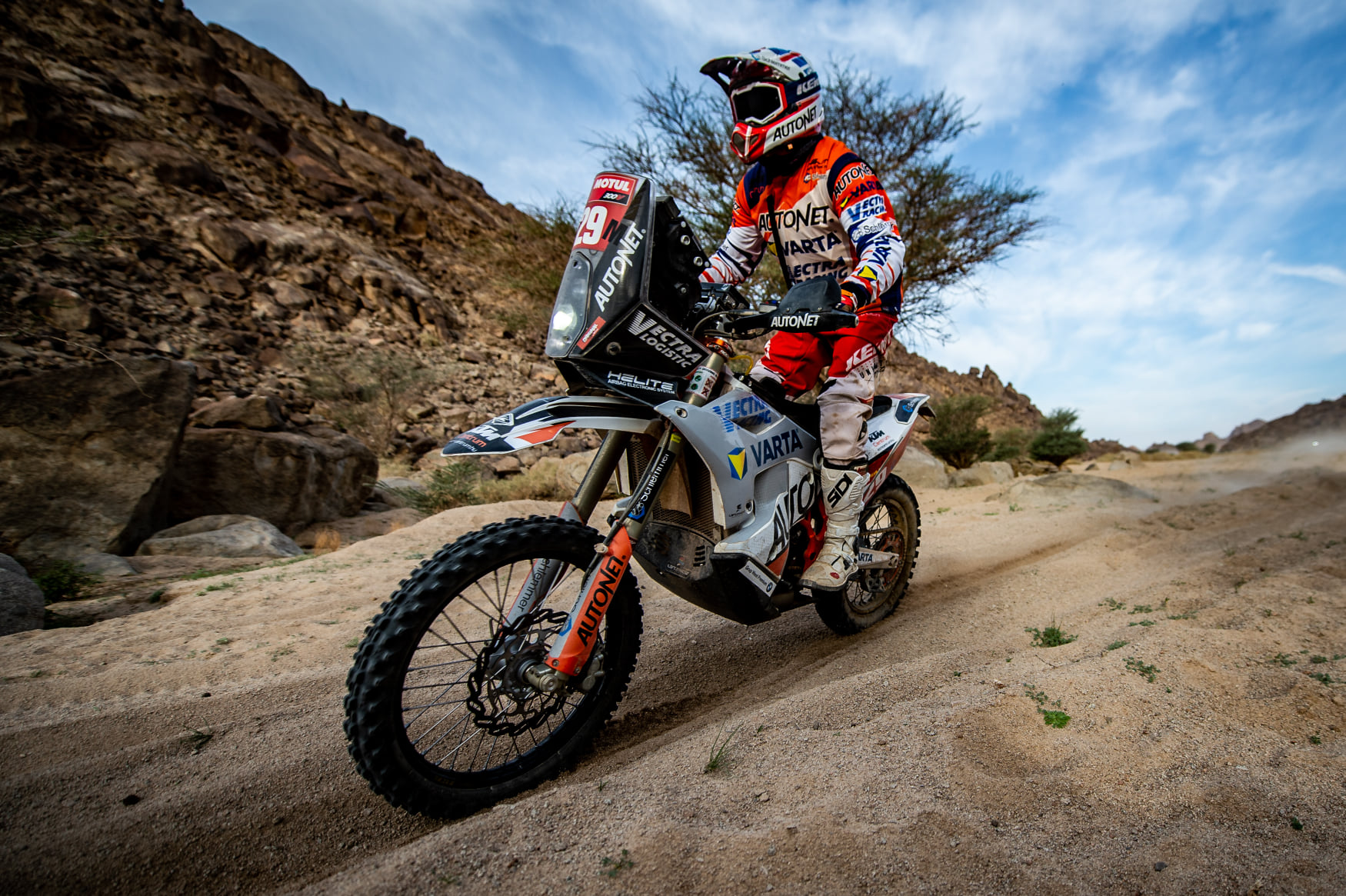 Mani Gyenes  pe 24 la general cu o etapă înainte de FINISH!