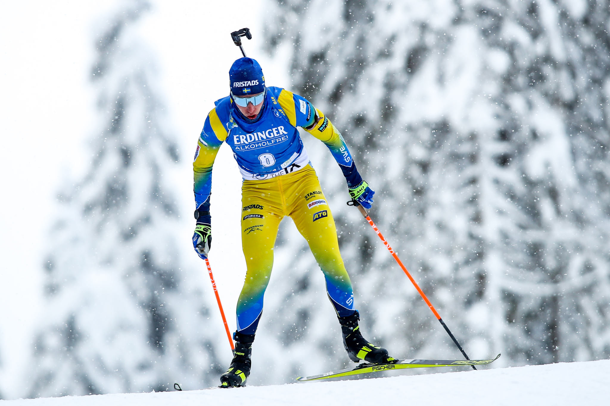 Suedezul Martin Ponsiluoma surprinde printr-un titlu mondial la sprint (biatlon); doi francezi pe podium