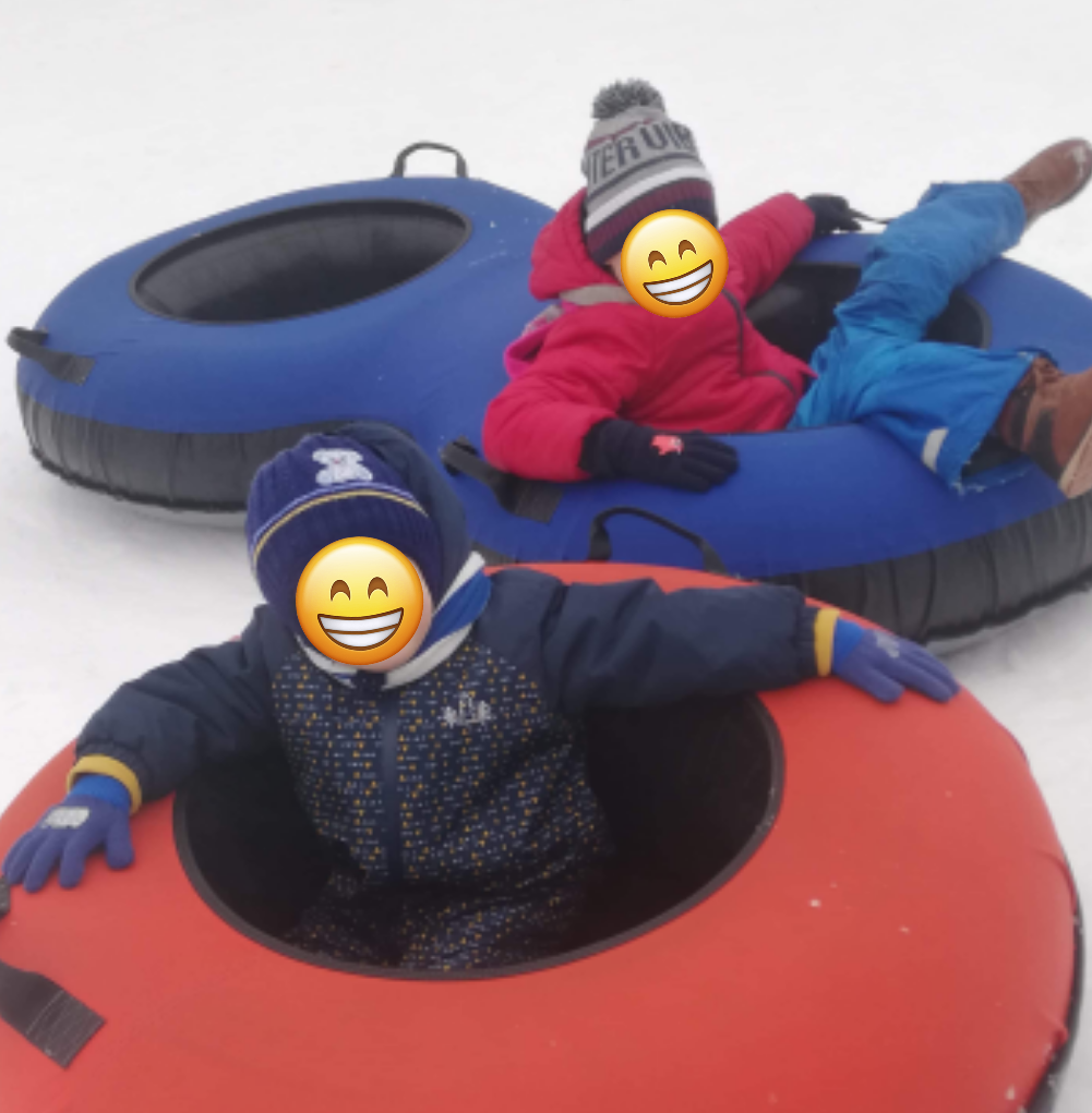 Un ONG sătmărean a organizat două sesiuni de săniuș terapeutic la Cavnic