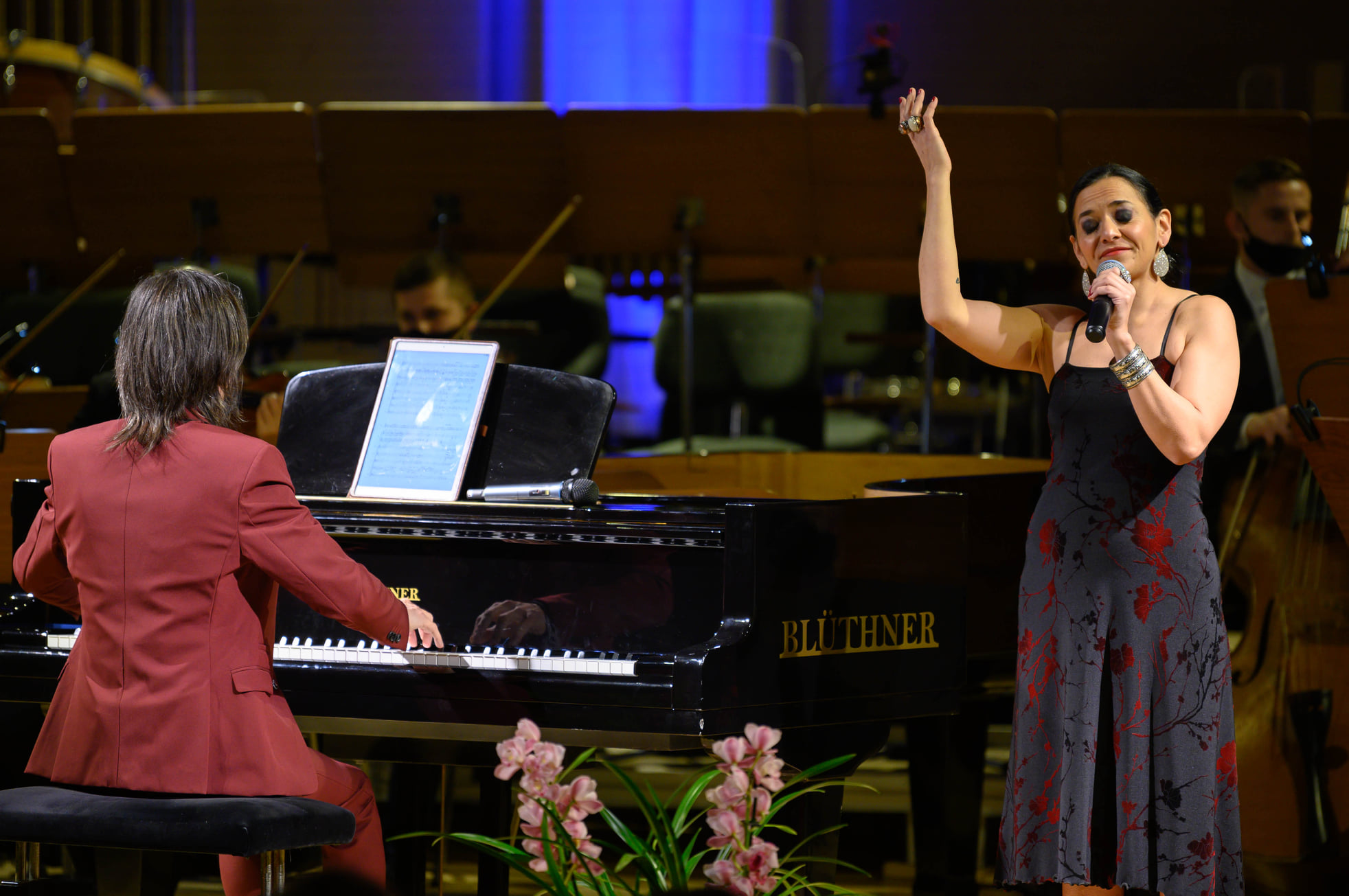 Atmosferă boemă şi parfum de epocă argentiniană adus de Analia Selis şi Mariano Castro la Satu Mare