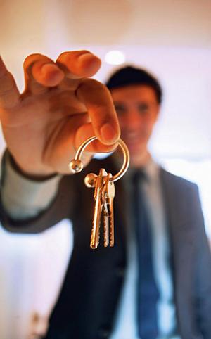 De la agent de poliție la agent imobiliar te desparte doar comisionul