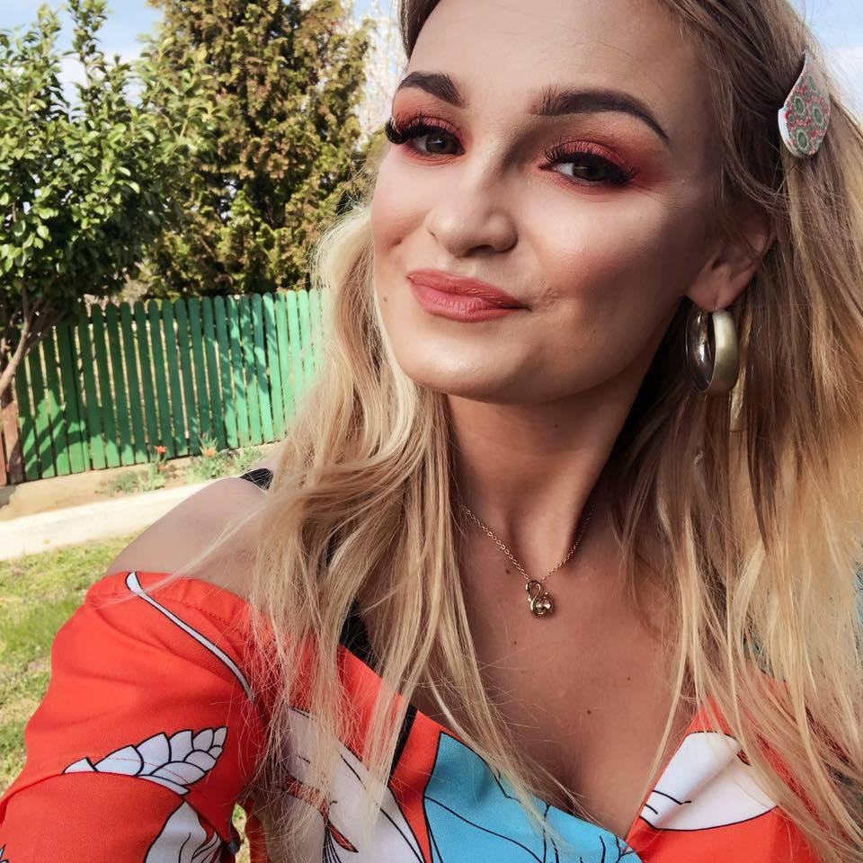 Dorința de a fi frumoasă, definește orice femeie