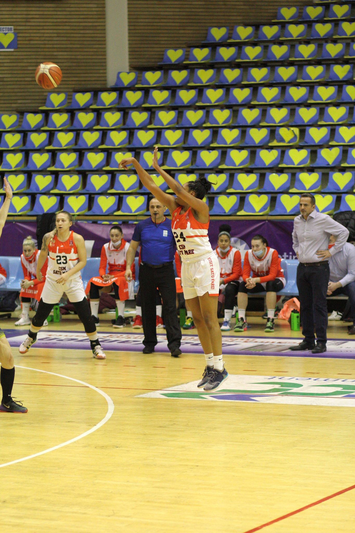 Baschet feminin:  Victorii clare pentru CSM SATU MARE cu U Cluj Napoca  și FCC Baschet Arad