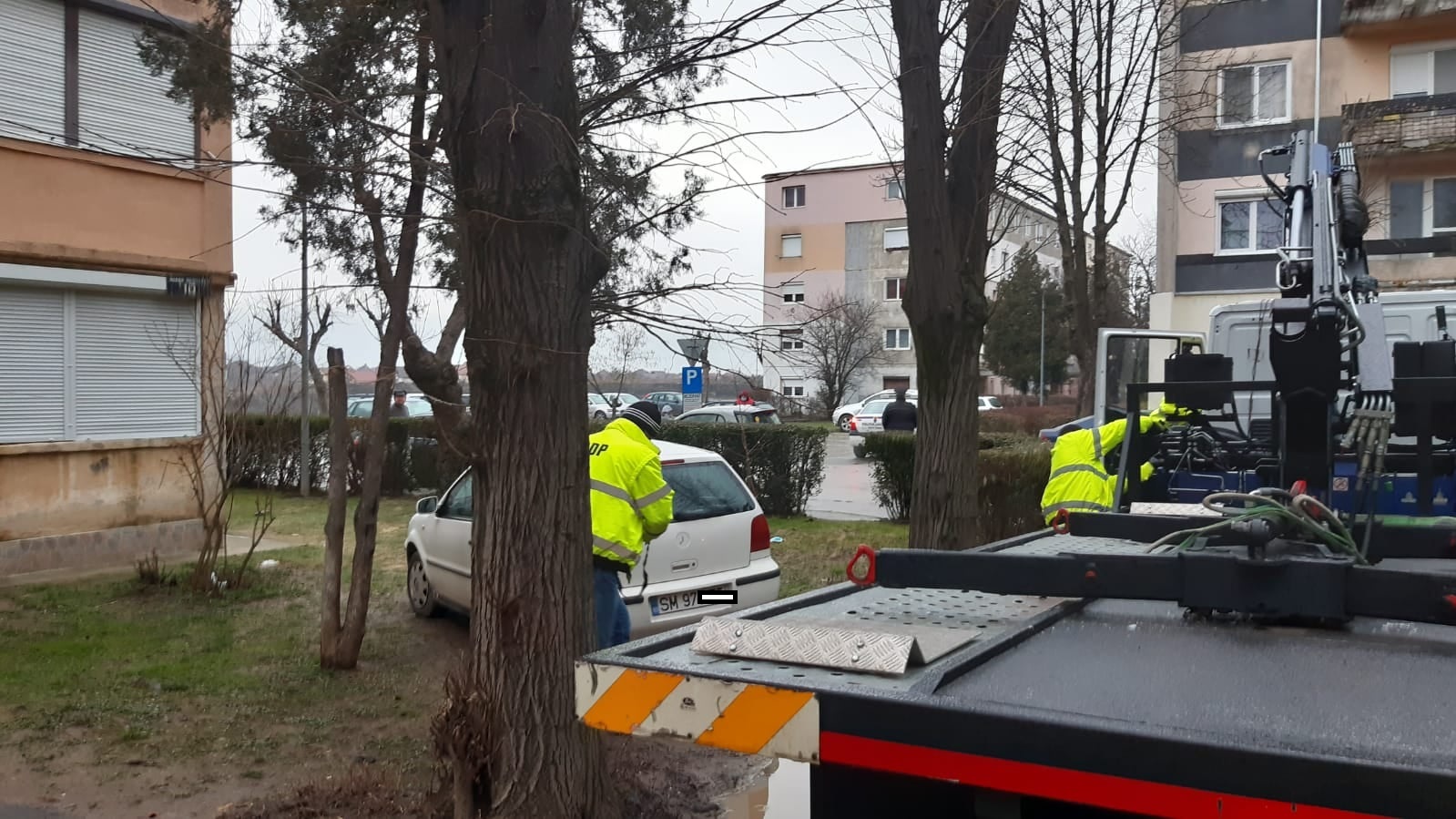 Cum dau unii pe afară  de nesimțire