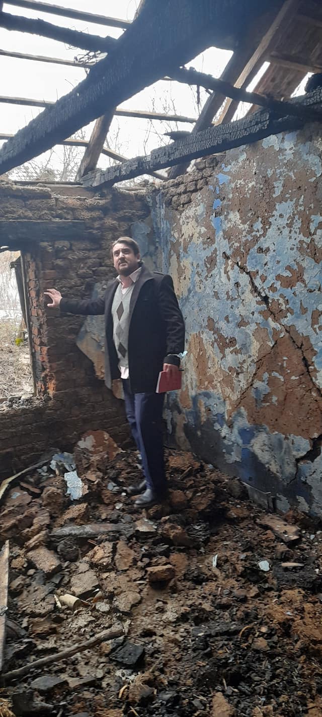 Casa mistuită de flăcări la Cuța va fi refăcută