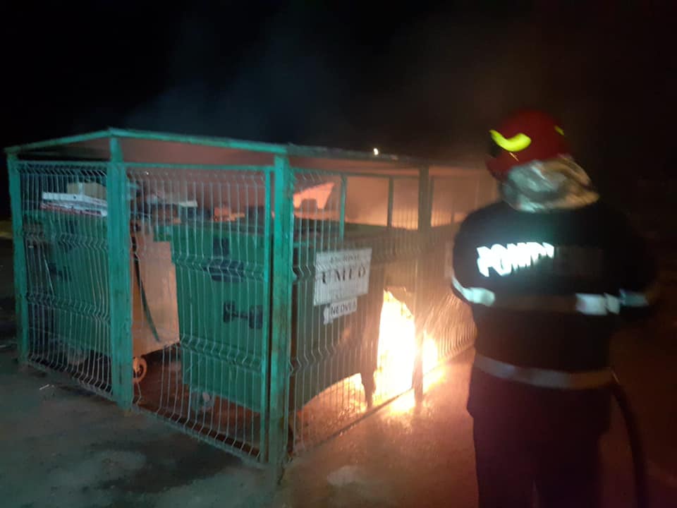 Două incendii consecutive  în județ