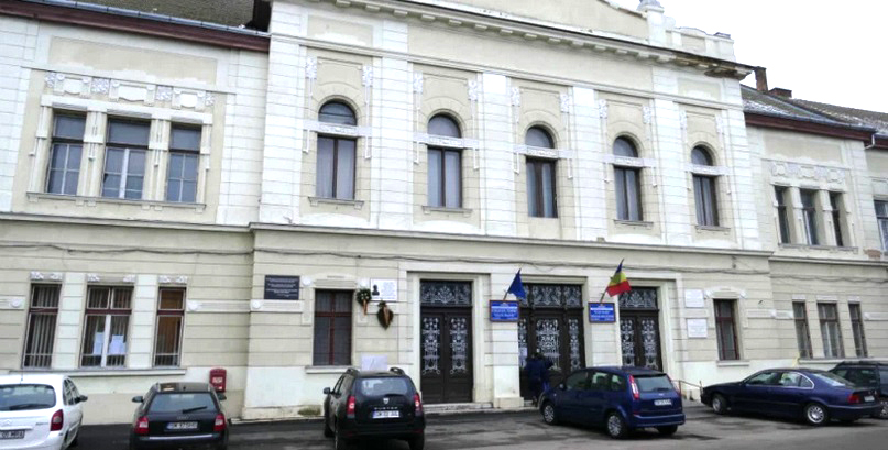 Învățământul sătmărean, pe un butoi cu pulbere