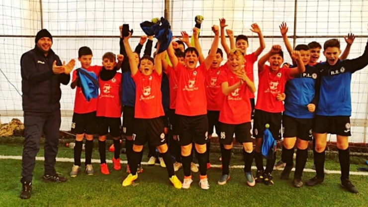 Fotbal copii  /  Puștii de la Juniorul s-au impus la Brașov!