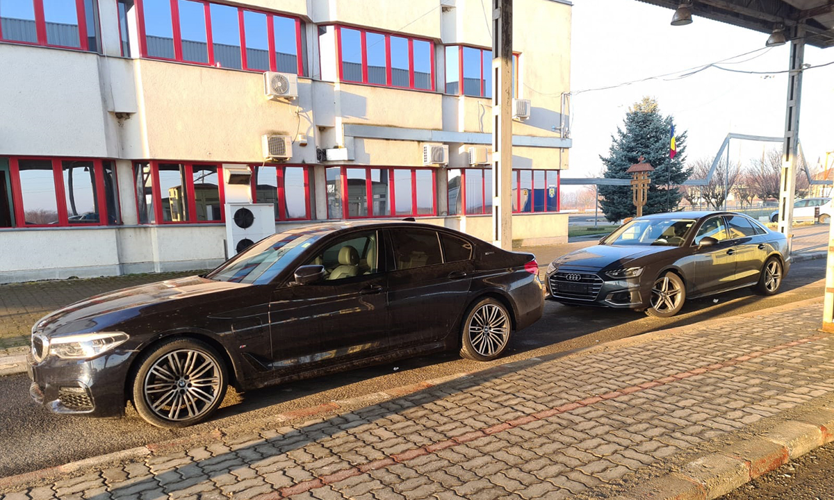 Autoturisme cu numere false descoperite la P.T.F. Petea