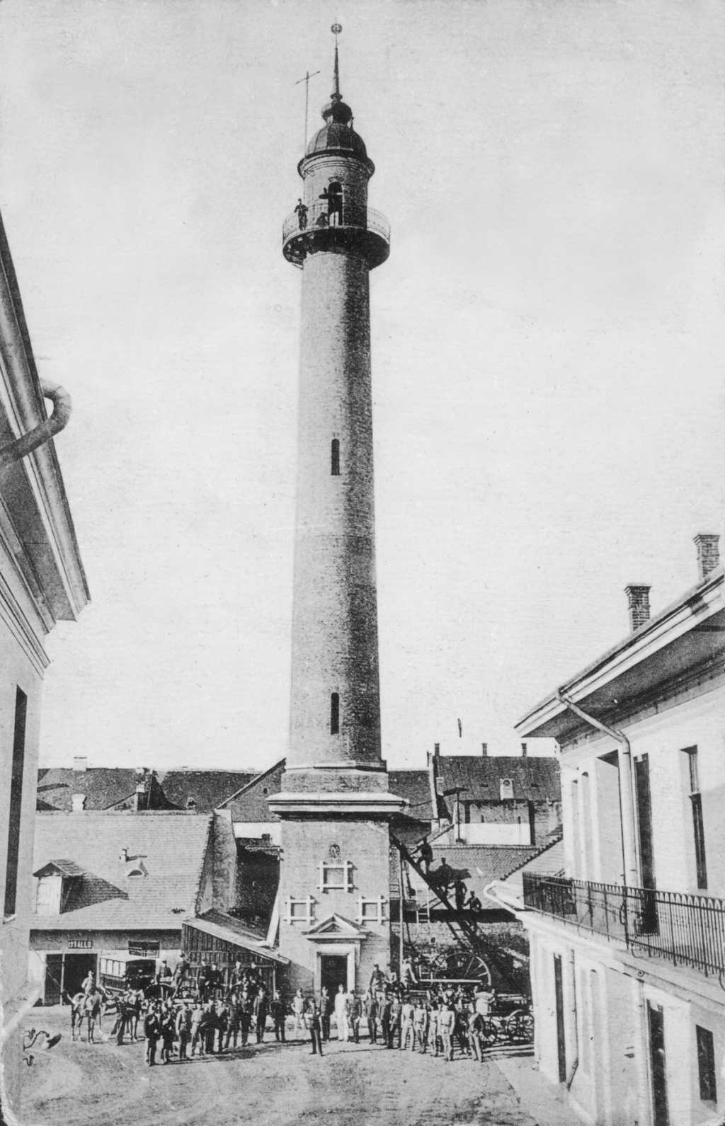 Invitație la promenadă: Pasajul Ruha  - Turnul Pompierilor