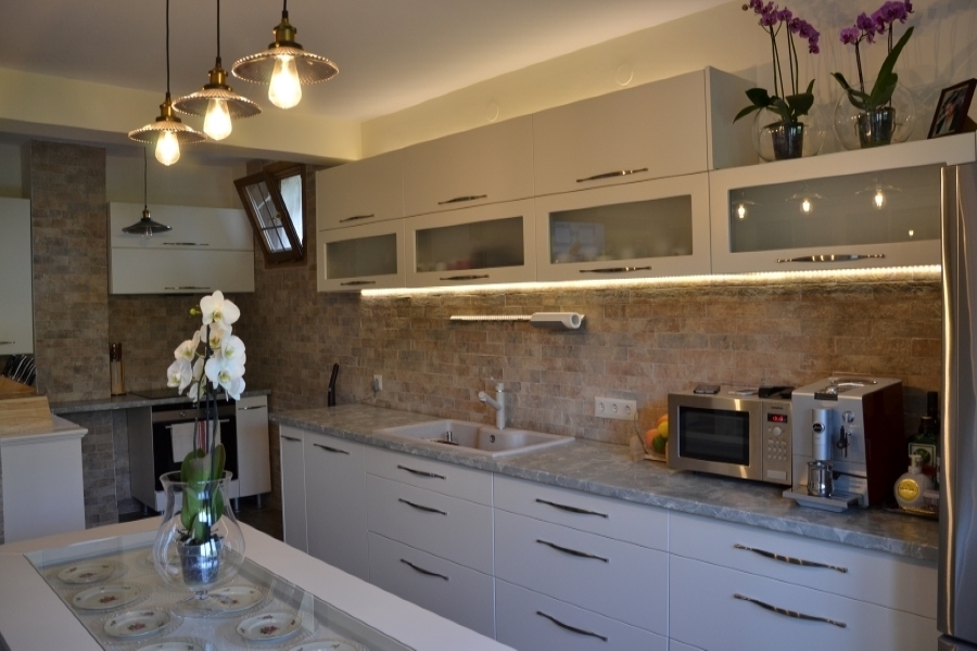 Mobilier personalizat  pentru casa și afacerea ta