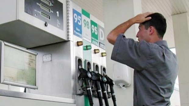 Câtă benzină/motorină  mai pui de 50 de lei?