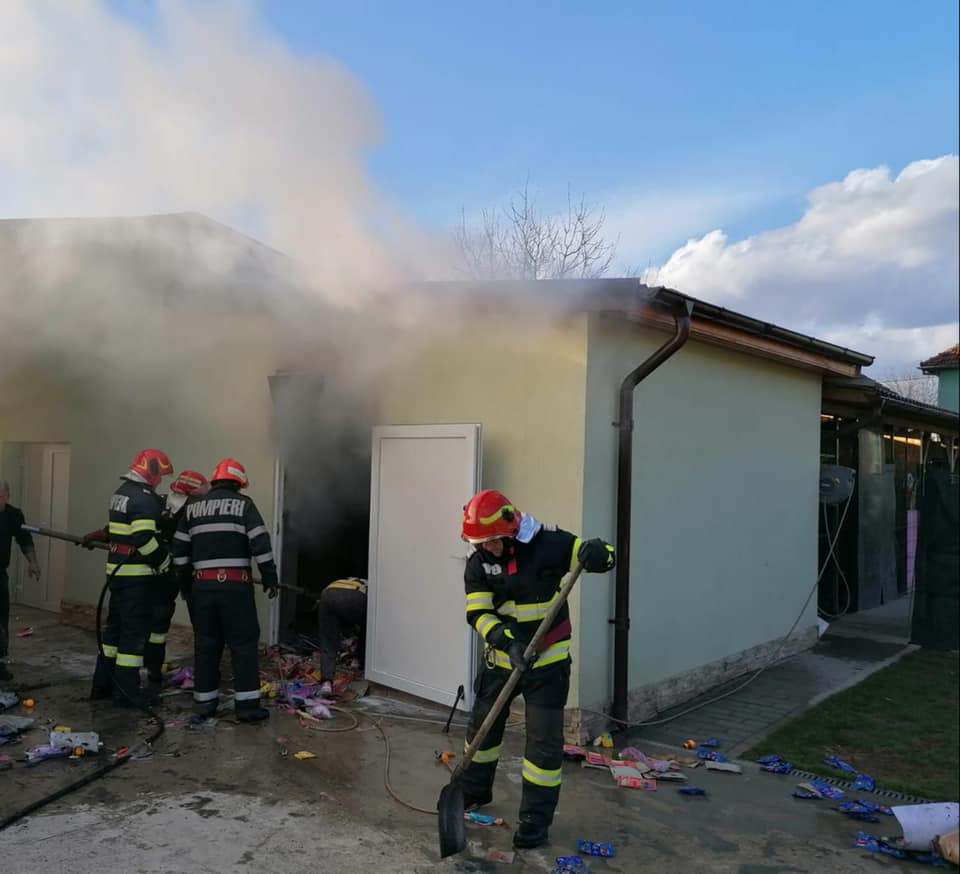 Două incendii la interval de două ore, în județ