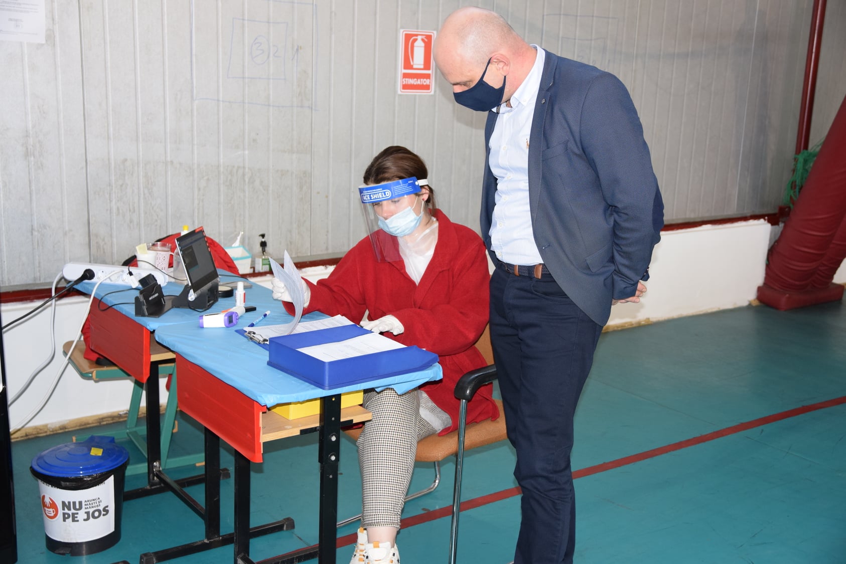 Verificare la Centrul de vaccinare de la Școala “Avram Iancu” din Satu Mare