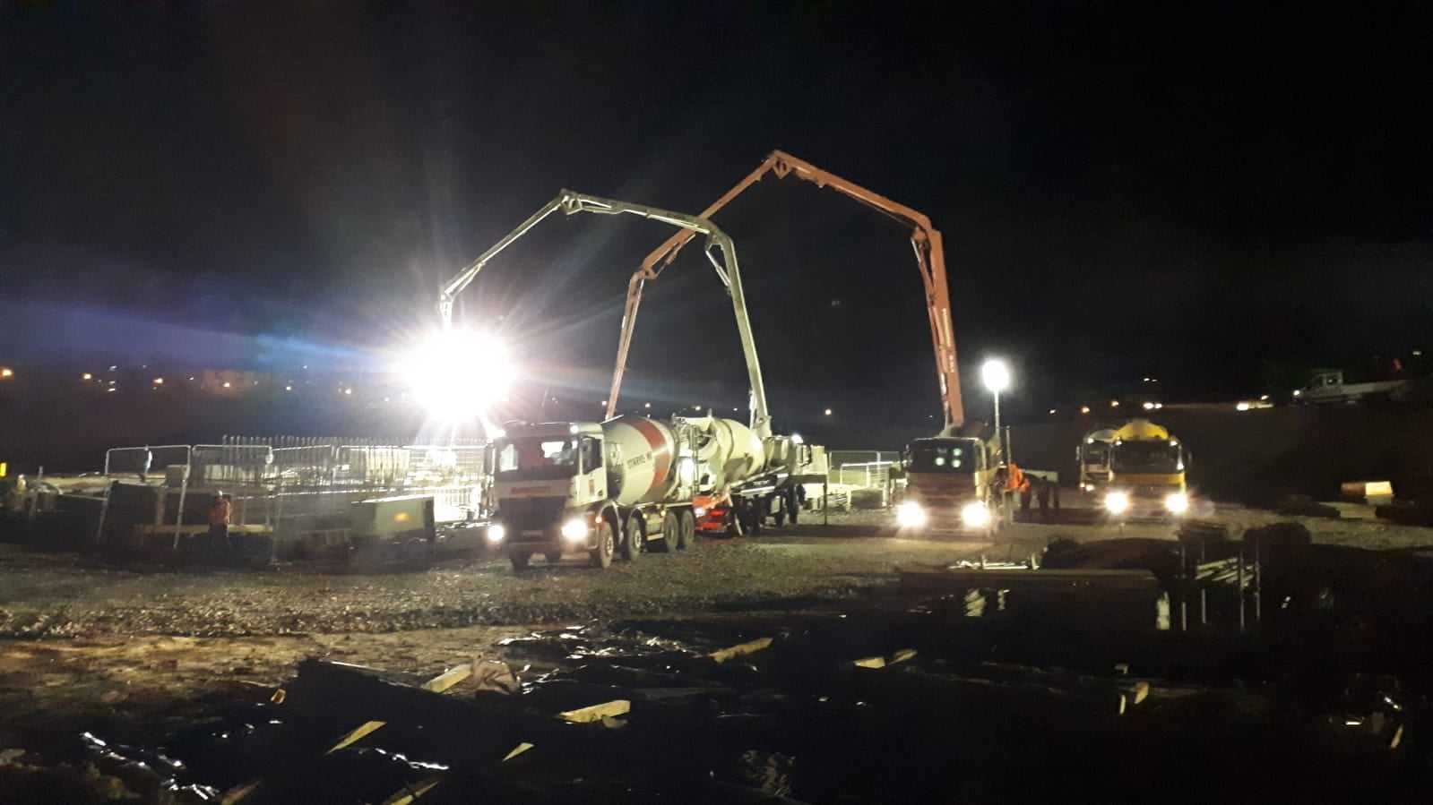 FOTOGALERIE. Se lucrează ZI și NOAPTE la PODUL de peste Someș. În total vor fi ȘASE PODURI