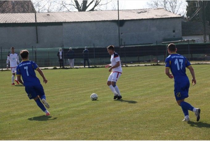 “Ne maltratăm singuri”