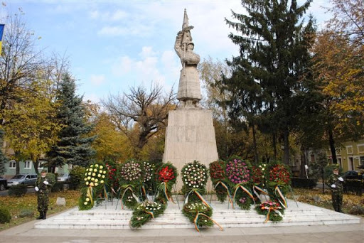 Să ne comemorăm și respectăm eroii