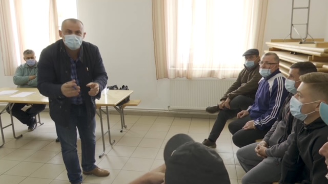 Ședință cu scandal în Baba Novac