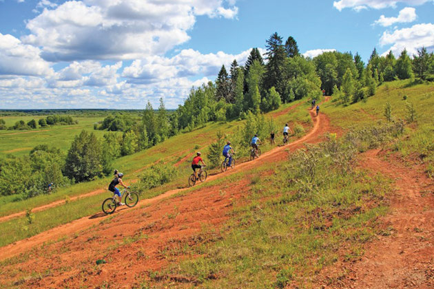 Destinații de weekend.  Pe două roți în mirificul Satu Mare și magicul Maramureș