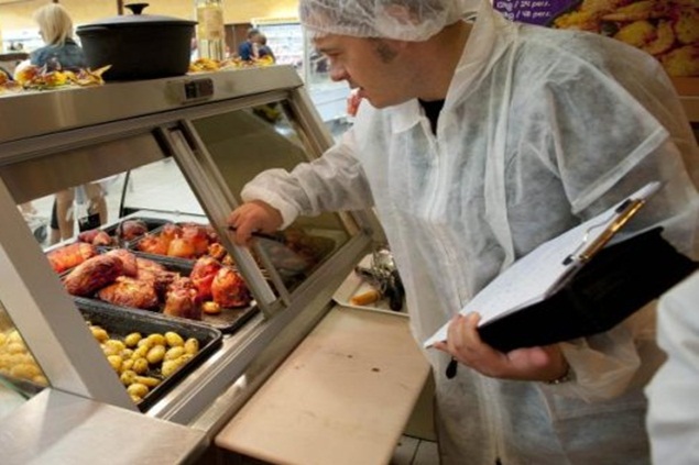 Amendă de 10.000 de lei dată unui supermarket sătmărean de inspectoriii DSVSA