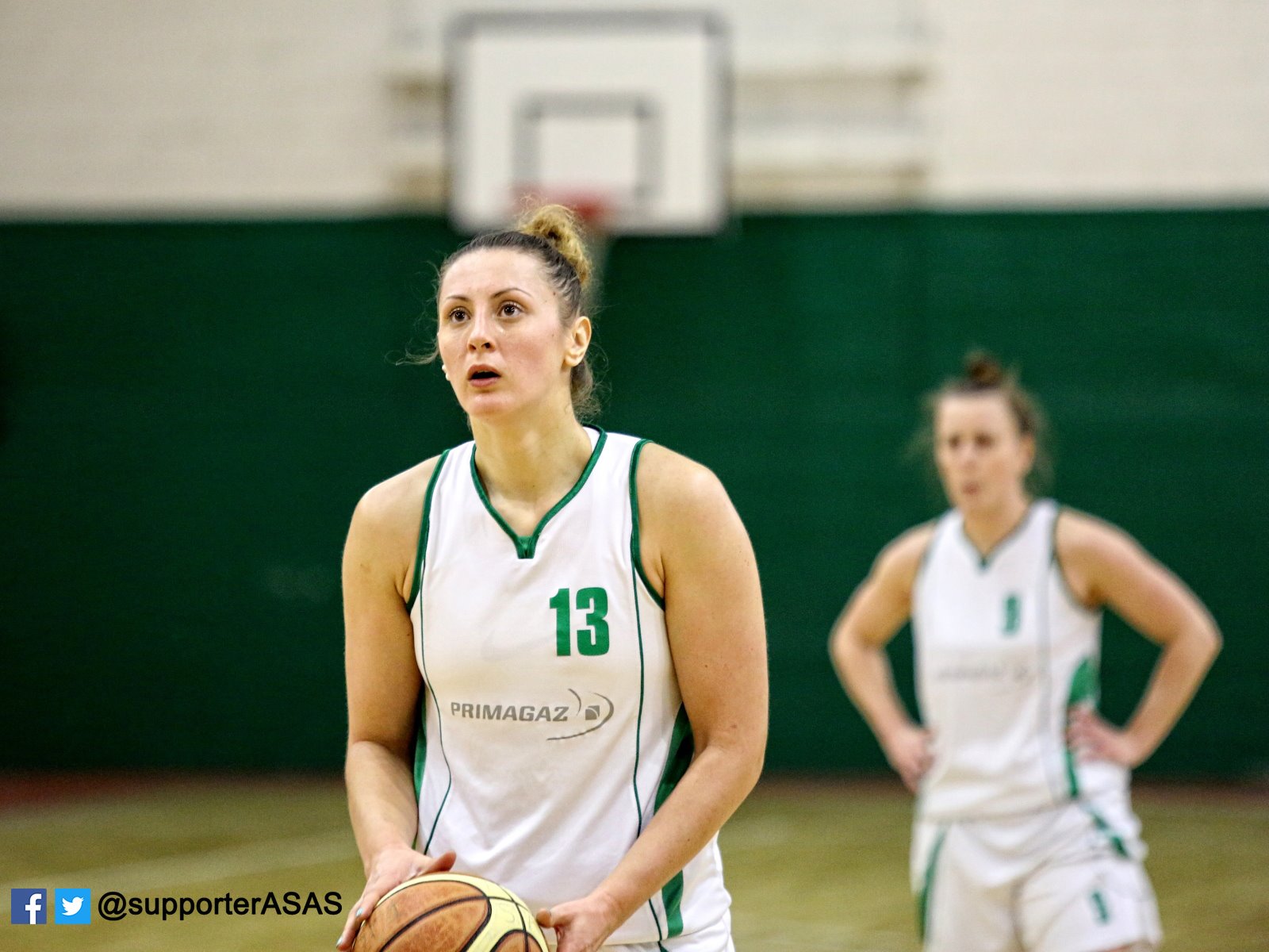 Anita Meszaros s-a retras din activitate!