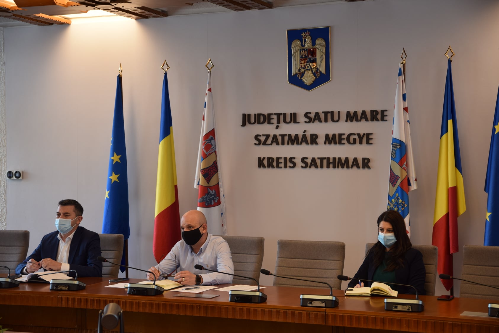 Primarii, băgați în ședință de prefect