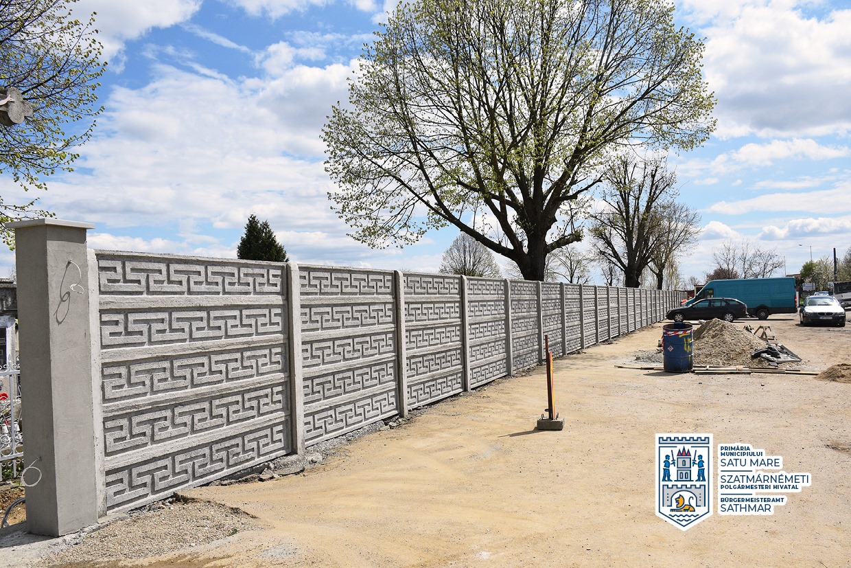 Continuă lucrările de reabilitare a cimitirului de pe str. Amațului