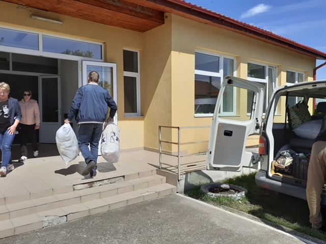 Caravana Speranței inițiată de DGASPC Satu Mare a dus 6 microbuze  cu ajutoare pentru sinistrați