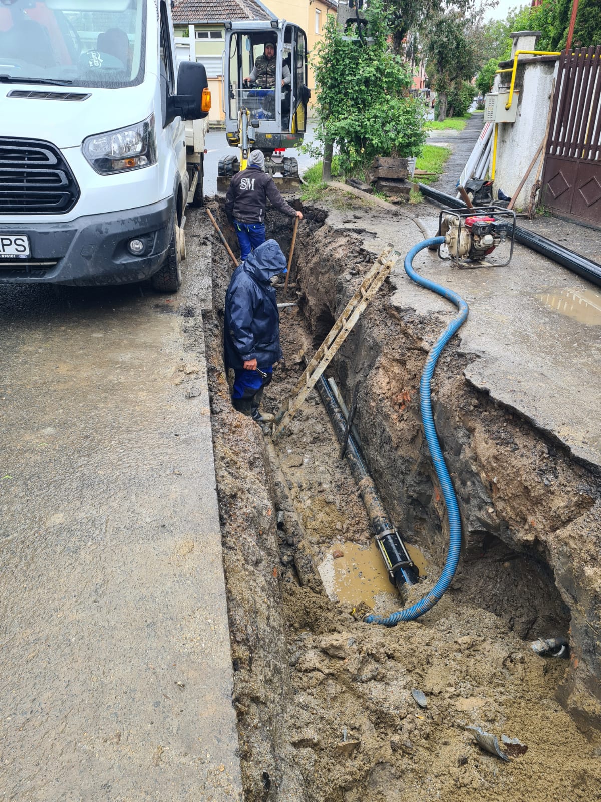 Tone de riziduuri menajere colectate lunar din canalele din județ