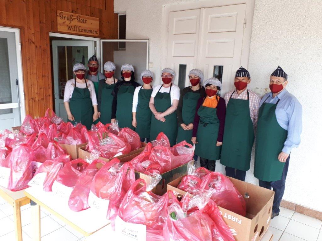 FOTOGALERIE. Acțiune ecumenică, de sărbătoare pentru vârstnicii aflați în nevoie