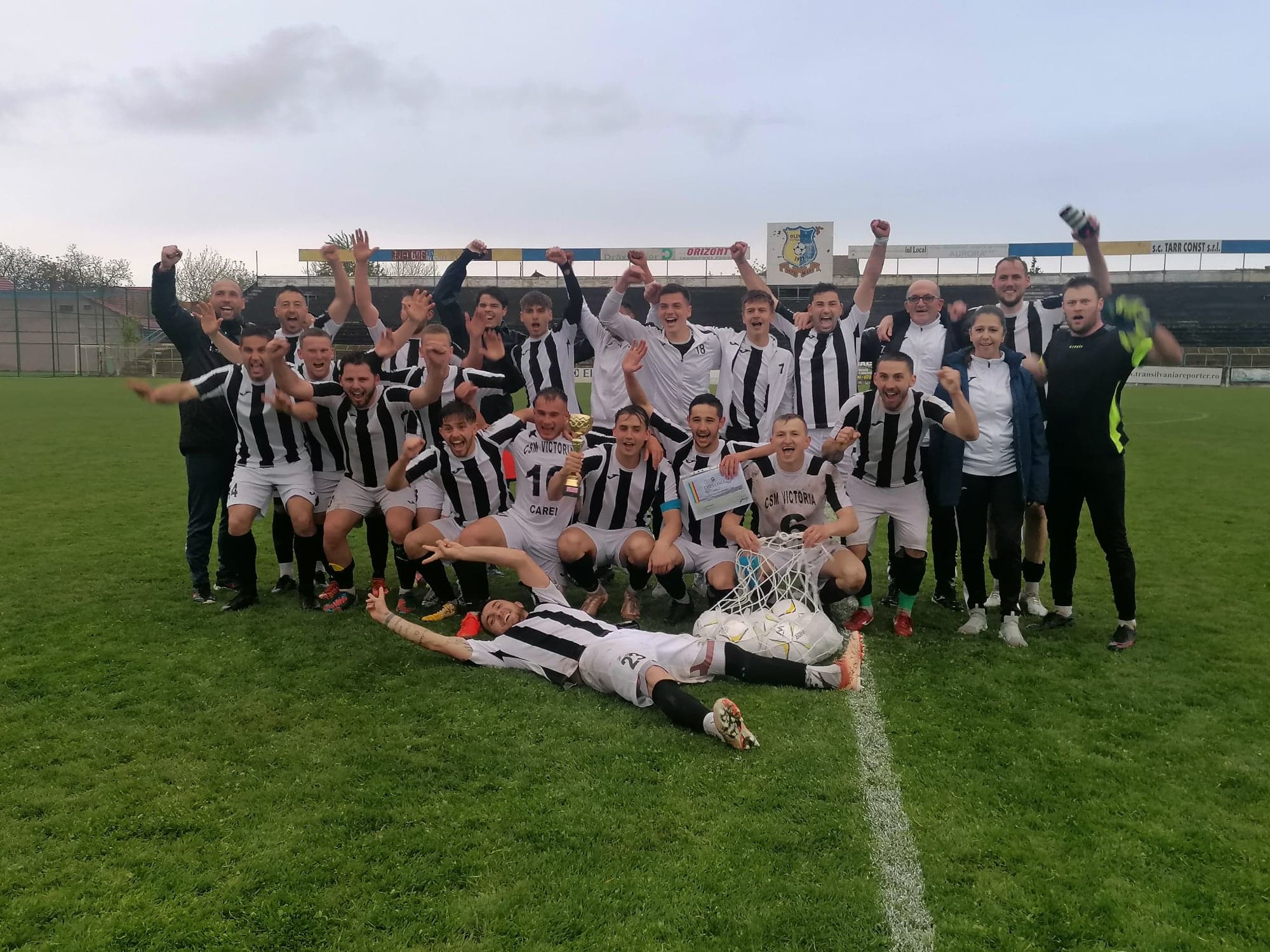 Liga a 4-a: VICTORIA CAREI e noua CAMPIOANĂ ! Succes categoric în finala cu UNIREA Tășnad!
