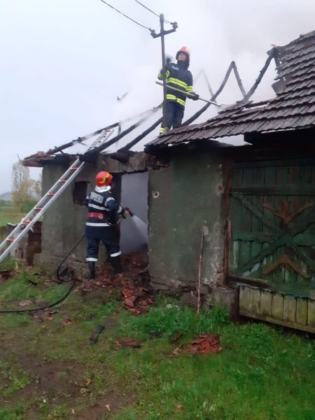 Bucătărie de vară arsă în județul Satu Mare