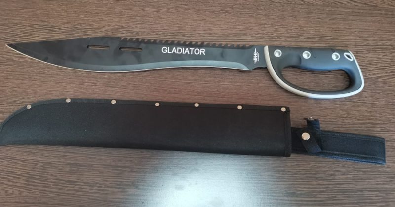 La cafea cu maceta la brâu