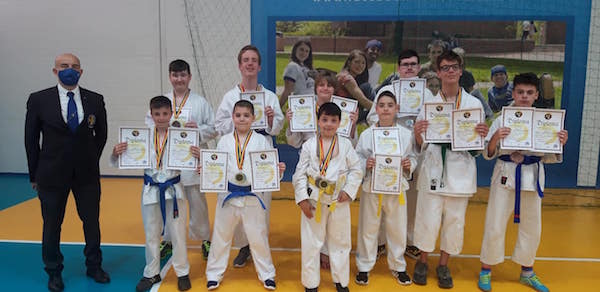 Karate: Lecția de viață a celor de la OKINAWA! Sportivi ”speciali” medaliați la Naționalele de la Timișoara!