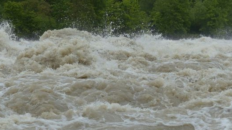 PANICĂ! O VIITURĂ PUTERNICĂ  așteptată în CÂTEVA ORE  pe un RÂU  din județ