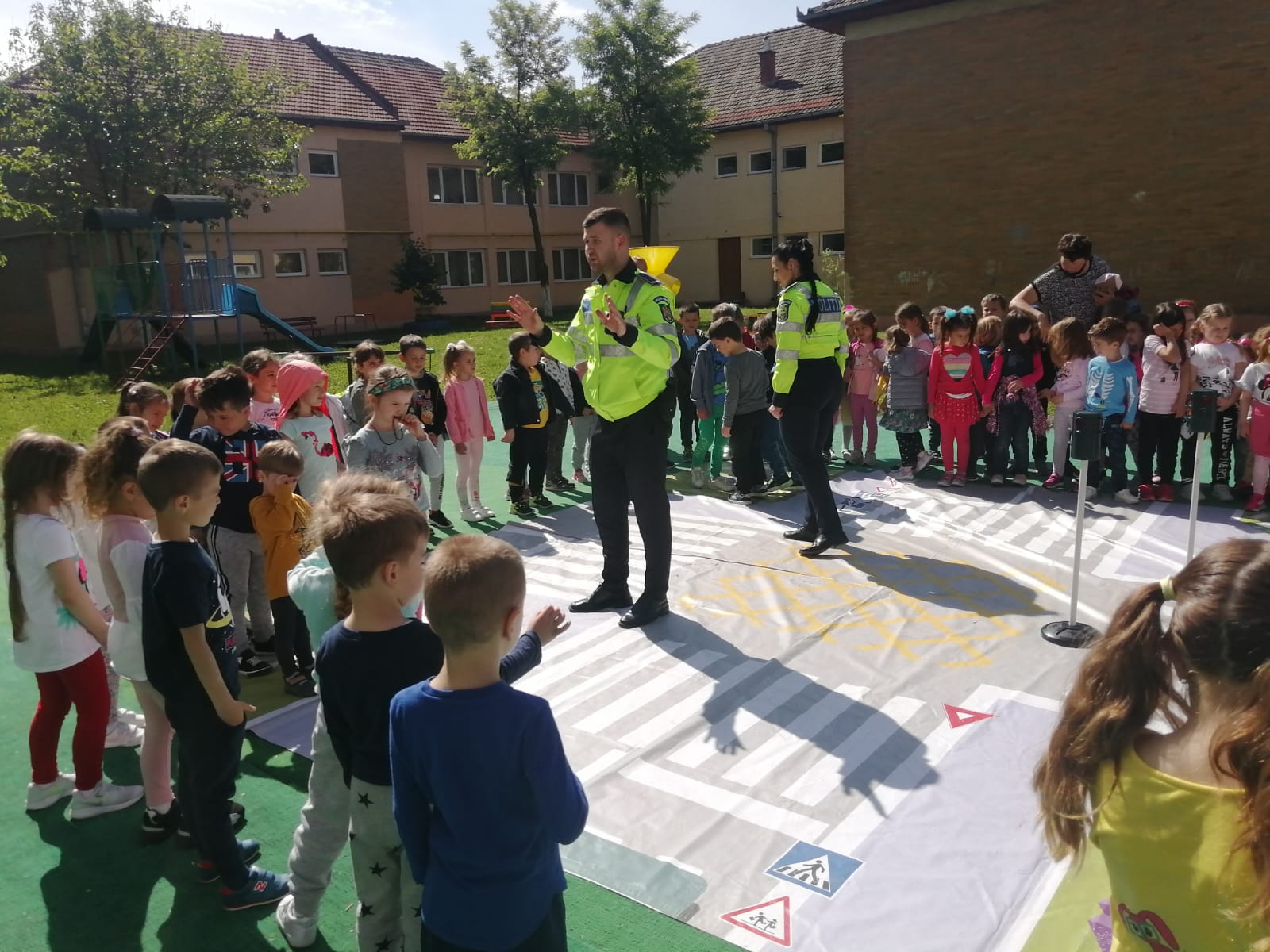 ,,Micul pieton”, proiect de prevenire organizat la Satu Mare