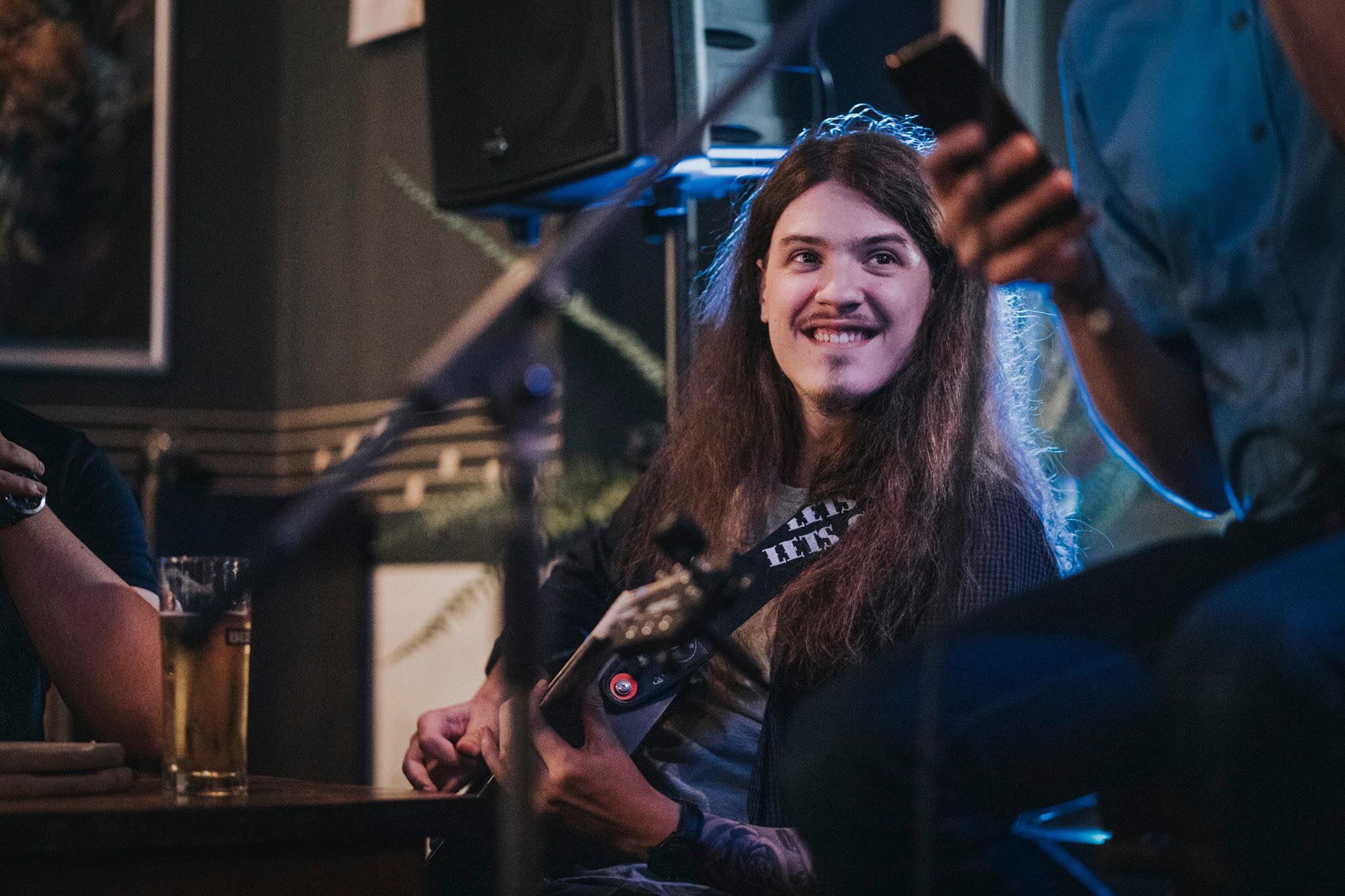 S-a mutat de la Satu Mare la Cluj și de la Cluj la București ca să devină un artist de succes