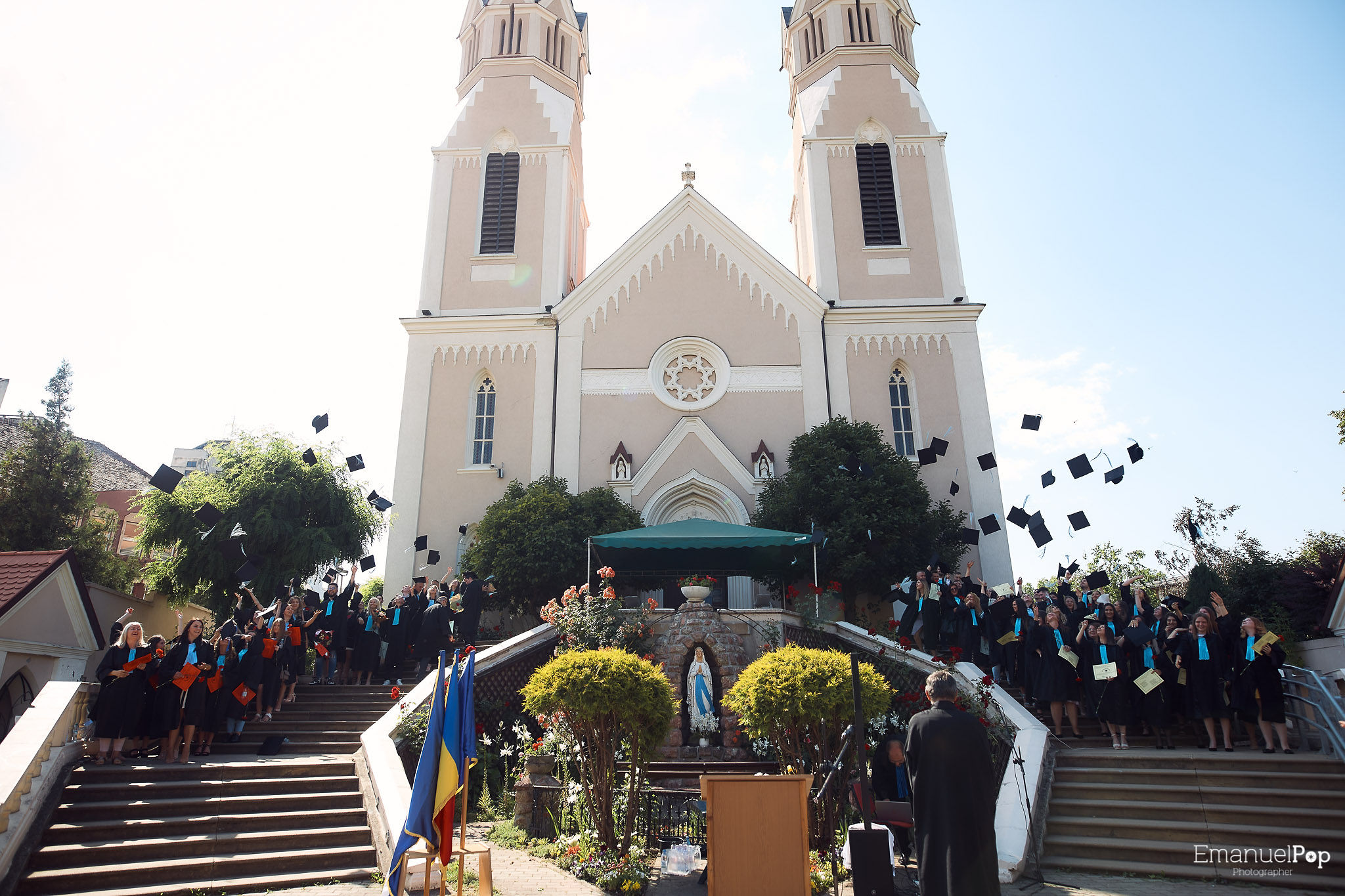 Tradiție academică. Cursul festiv al absolvenților promoției 2021  de la Filiala   Satu Mare a Universității de Vest   “VASILE GOLDIȘ” din Arad