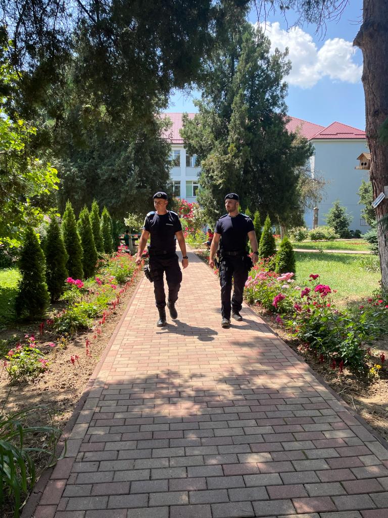 Jandarmeria alături de oameni cu ocazia concertului "Aproape de voi" de la Apa