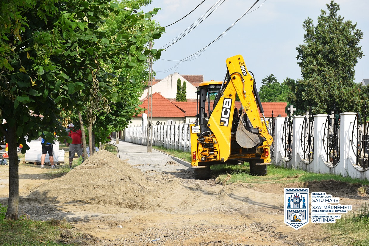 Lucrările de modernizare a trotuarelor de pe strada Rodnei se află în grafic