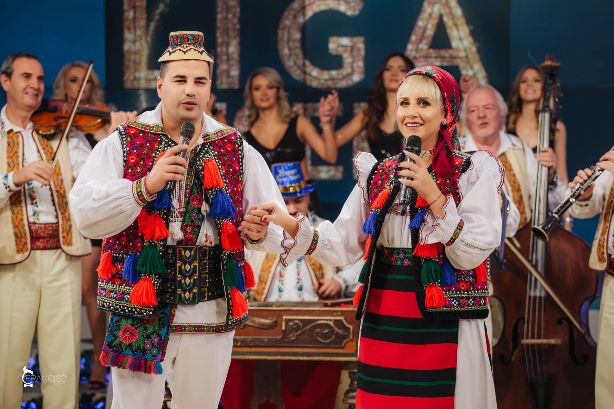 Horile ne-o întâlnit și dragostea ne-o unit!