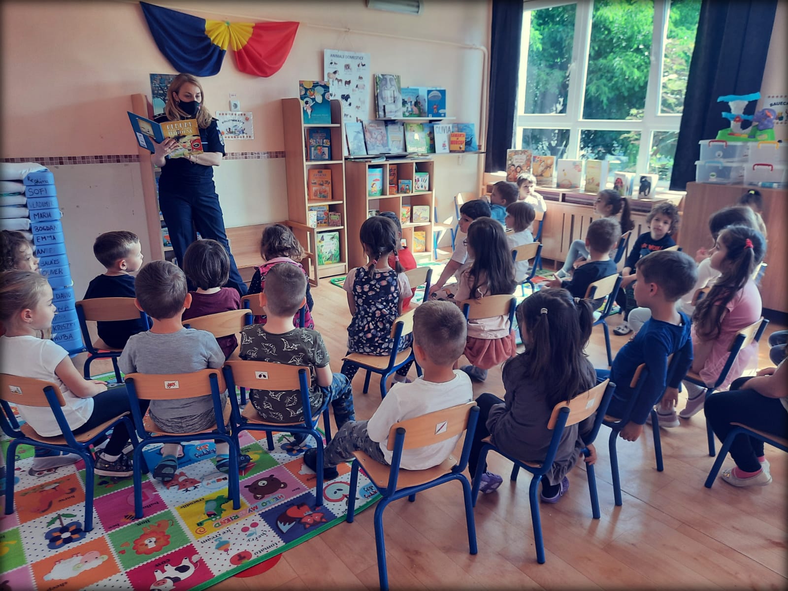 Programul de literație ”Citește-mi 100 de povești!”, la Satu Mare