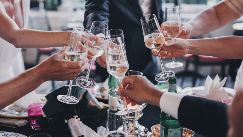 S-a dat startul la nunți și botezuri, iar cluburile își reiau activitatea